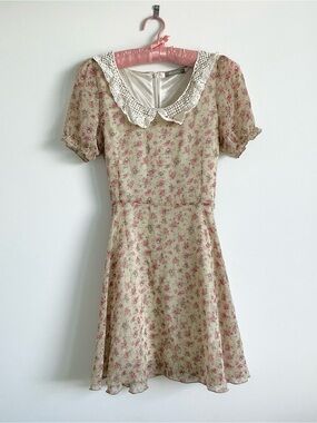 Vintage floral tan brown dress Australia Peter Pan collar puff sleeves tie back